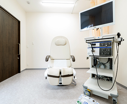 膀胱鏡や高解像度超音波などの最新設備を用いた痛みの少ない検査