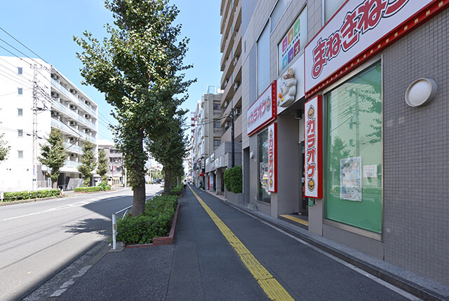 まねきねこ前を通過し道なりに進みます